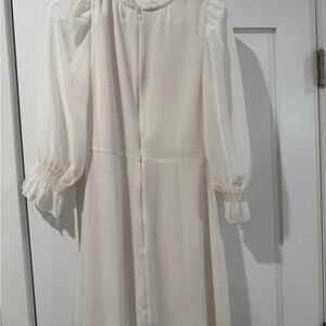 Women's aritzia size 4 white c